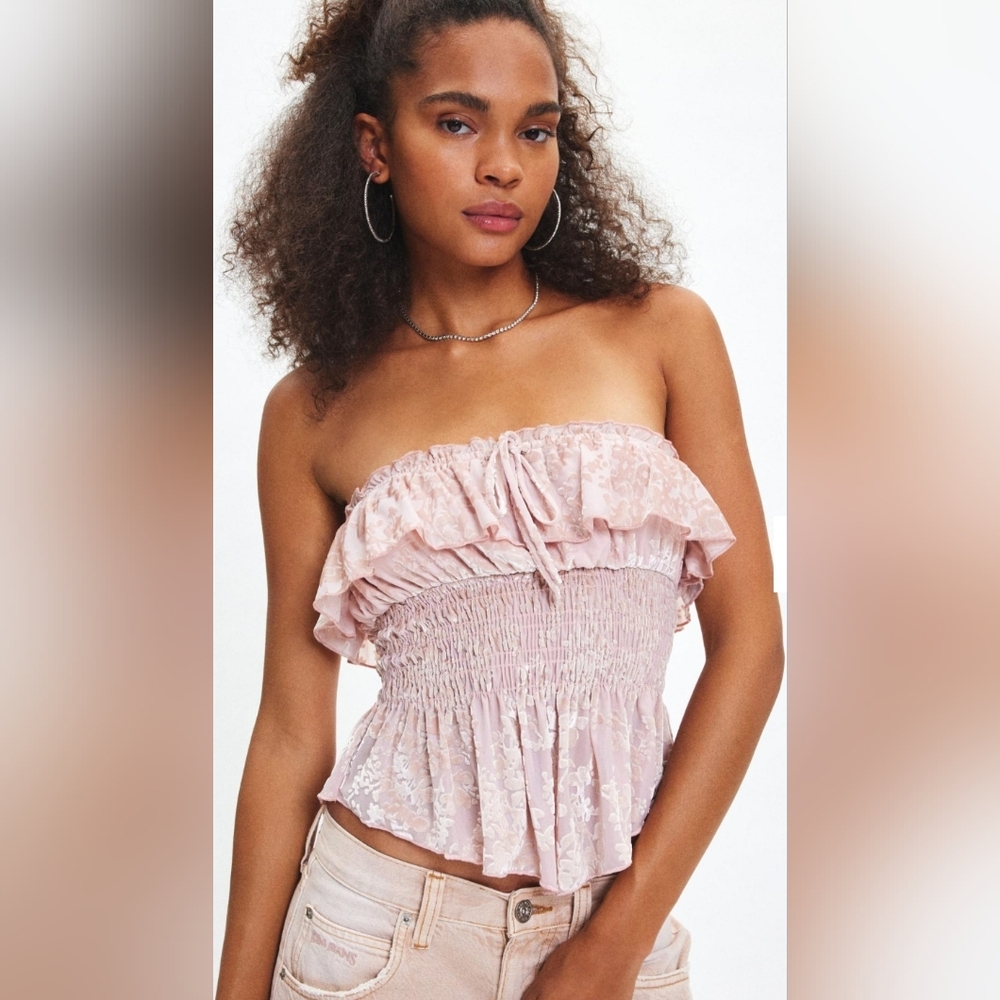 Kimchi Blue UO Clarabella Burnout Velvet Ruffle Peplum Tube Top in Pearl